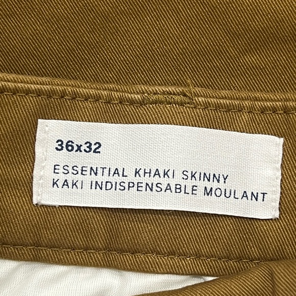 Old Navy khaki’s. Brand New with tags. 36x32 - Picture 7 of 8